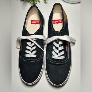 Low Top Levi Shoes Black and White with White laces small leather patch size 7.5